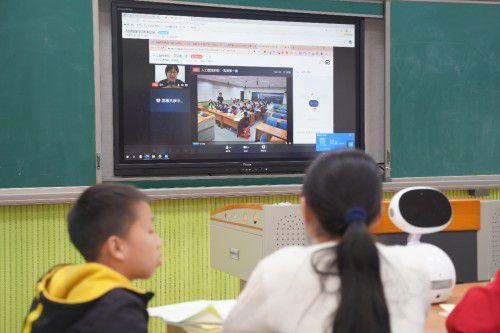 黑科大教师视频 国产,揭秘国产生态发展新篇章